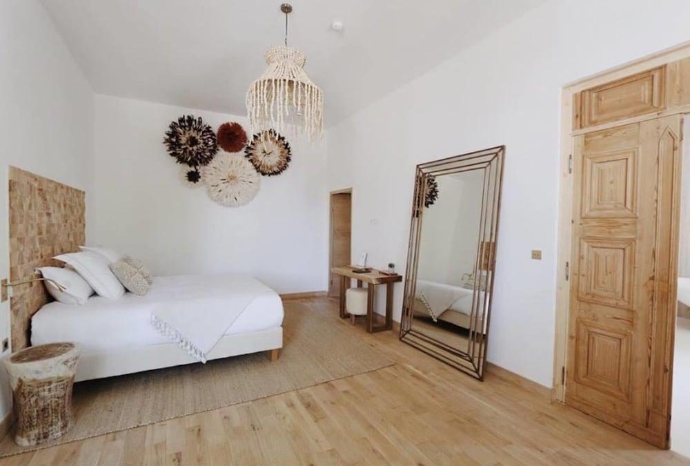 Hotel Le Saint Remy & Spa Екстериор снимка